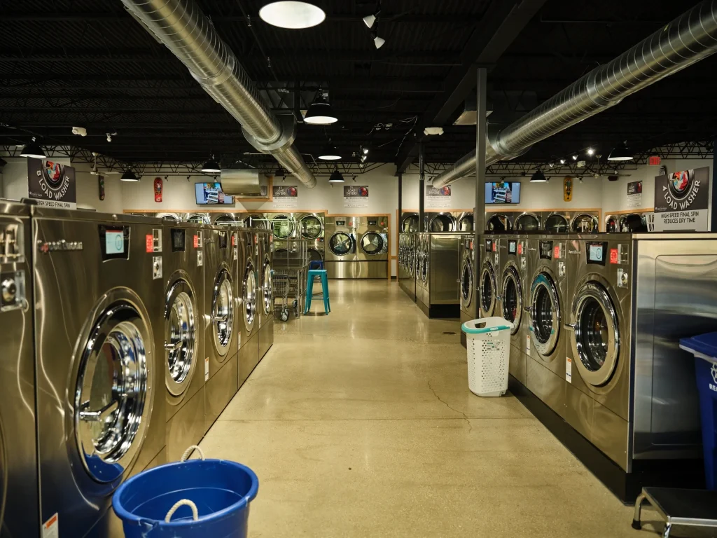 coin laundromat close to me