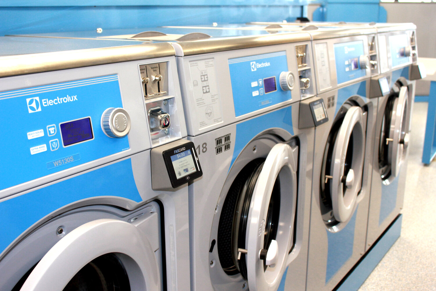 coin laundromat close to me