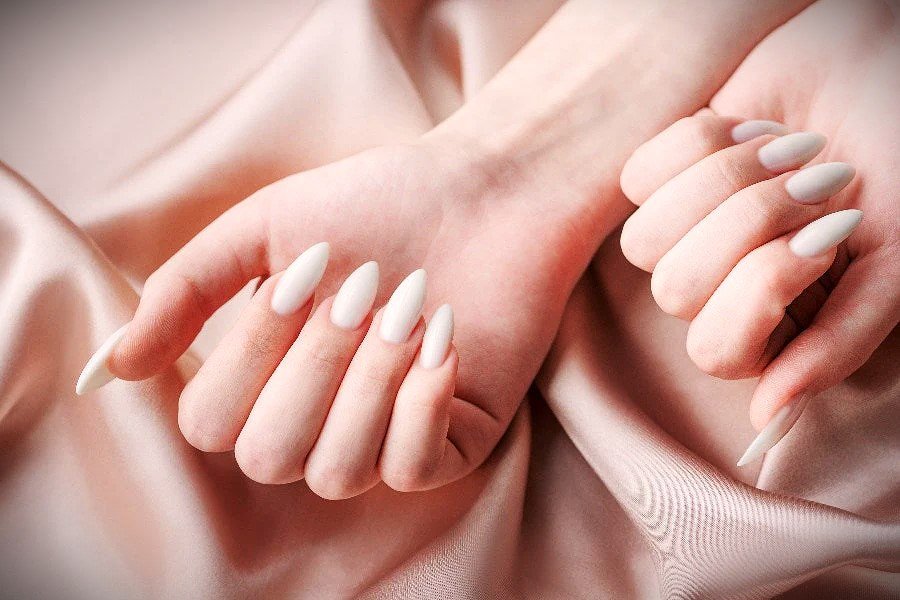 trendy almond nail designs